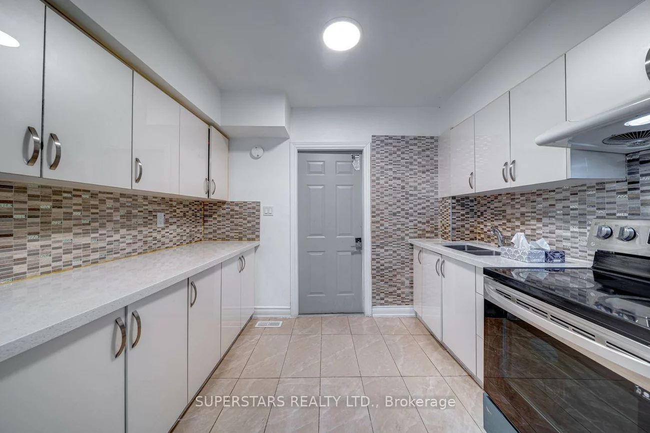 1587, DUFFERIN, Corso Italia-Davenport, Toronto