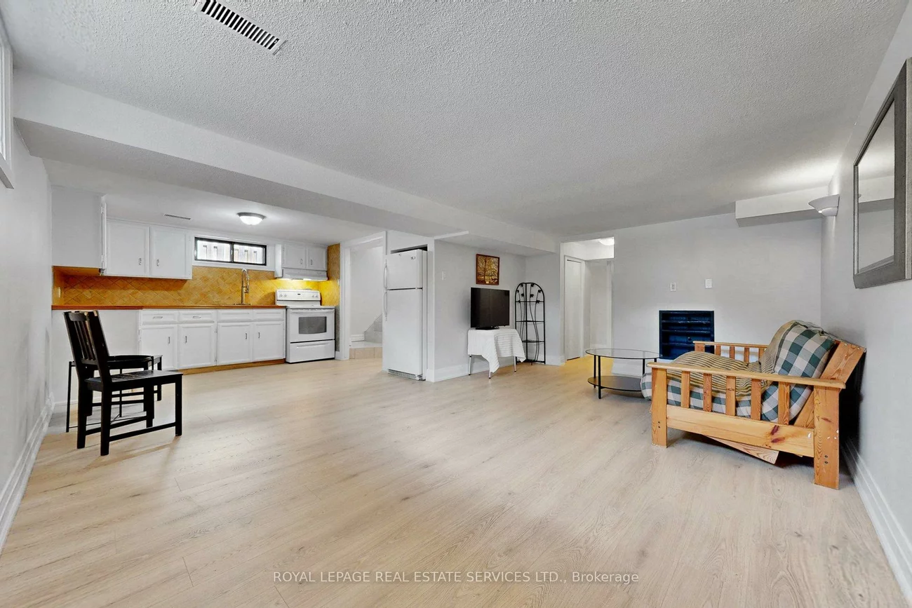 6, Parkchester, Brookhaven-Amesbury, Toronto
