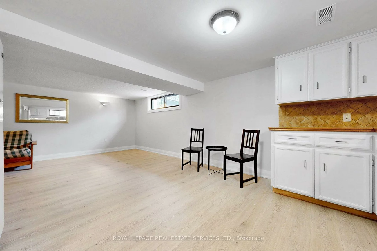 6, Parkchester, Brookhaven-Amesbury, Toronto