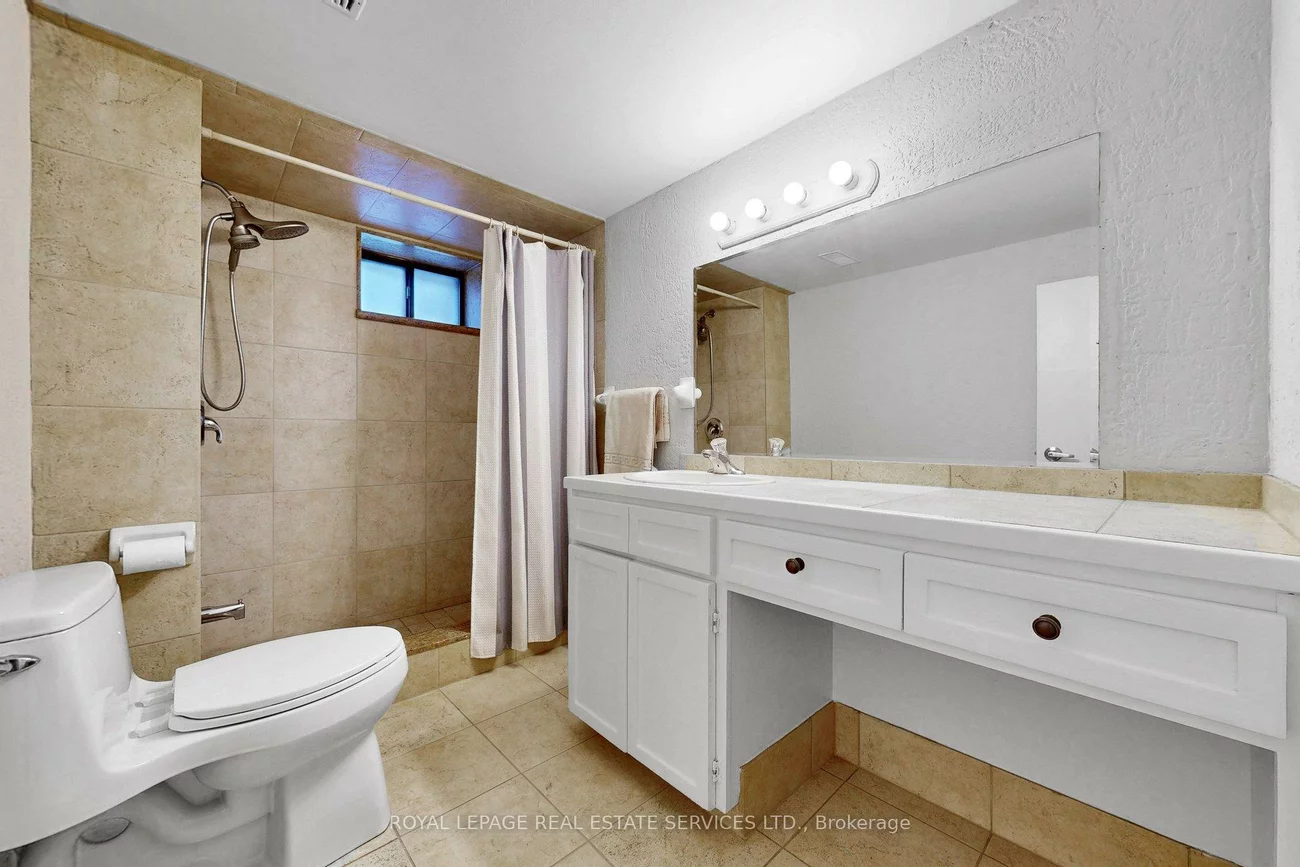 6, Parkchester, Brookhaven-Amesbury, Toronto