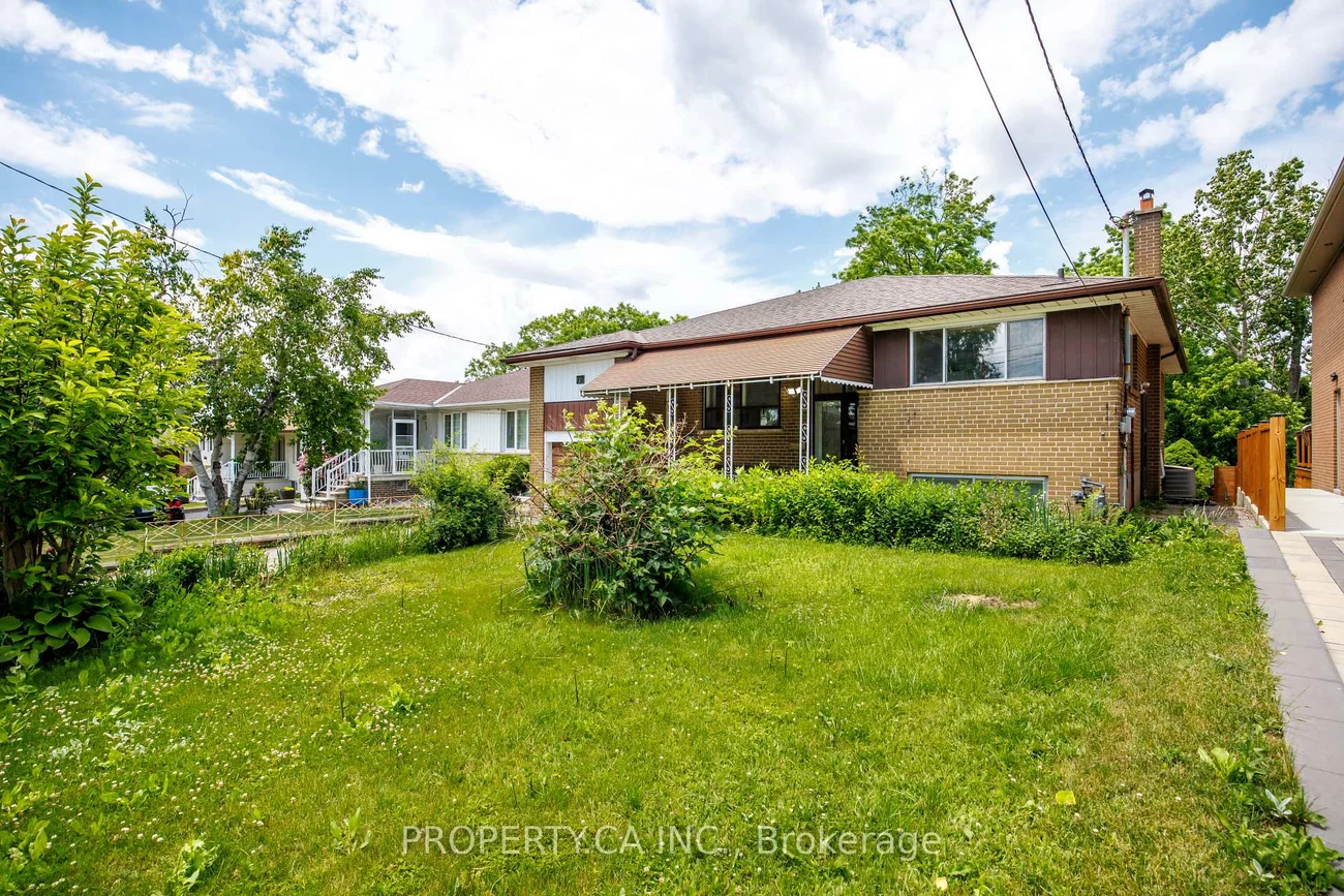 77, Troutbrooke, Downsview-Roding-CFB, Toronto