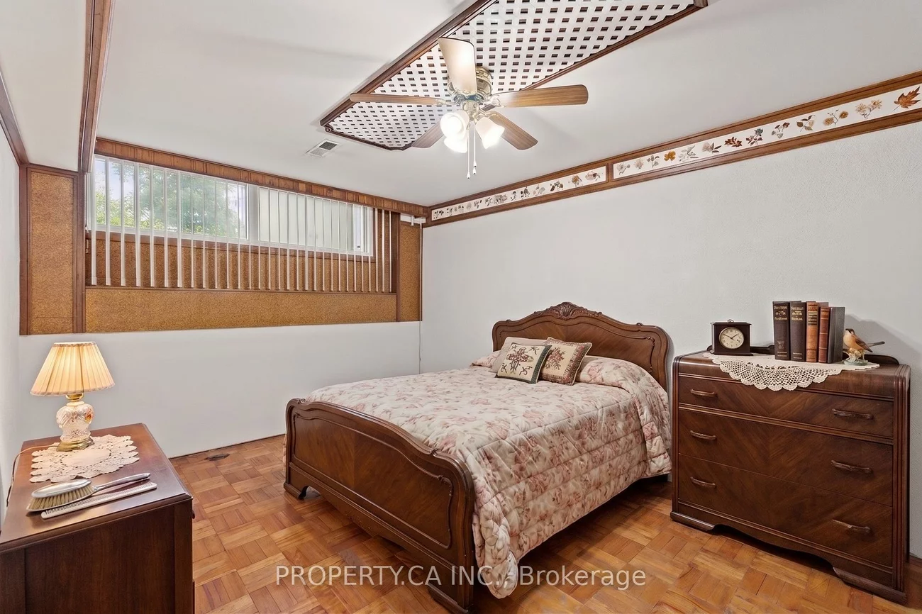 77, Troutbrooke, Downsview-Roding-CFB, Toronto