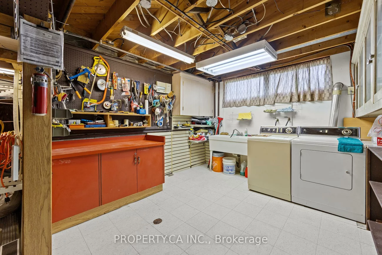 77, Troutbrooke, Downsview-Roding-CFB, Toronto