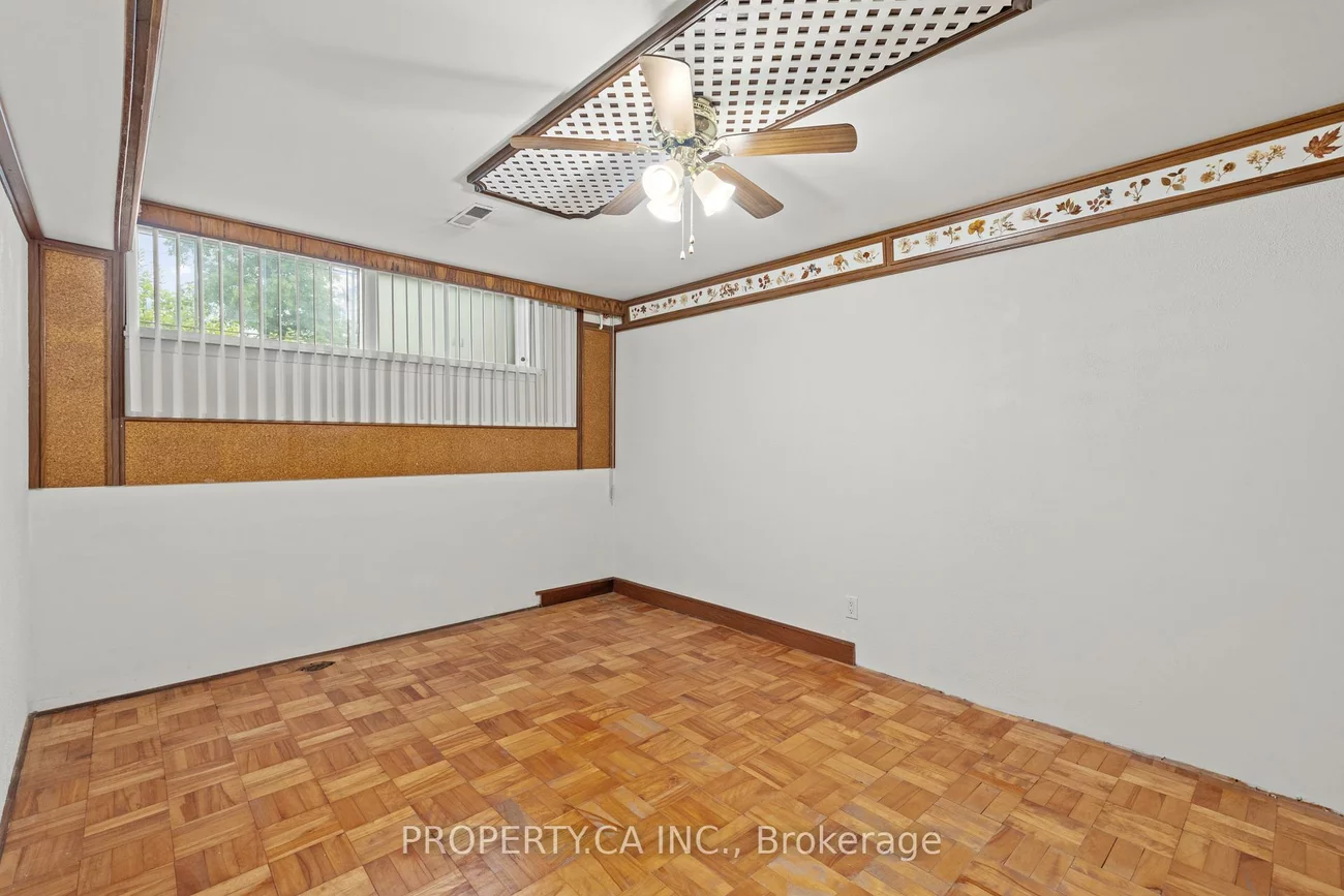 77, Troutbrooke, Downsview-Roding-CFB, Toronto