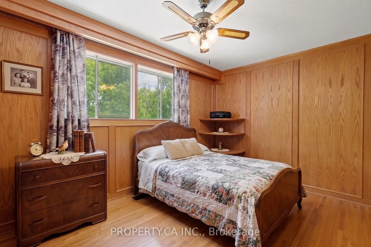 77, Troutbrooke, Downsview-Roding-CFB, Toronto