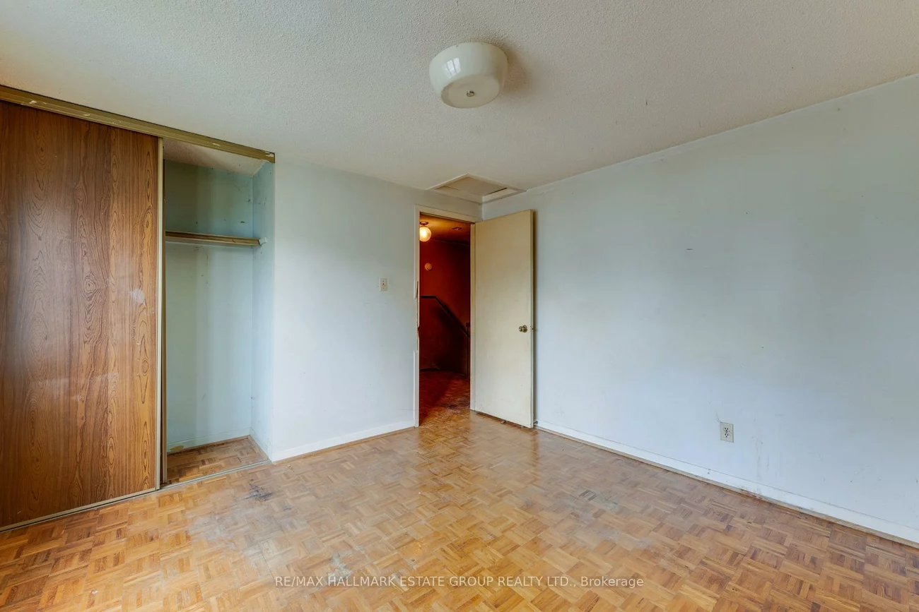 11, Pumfrey, Mount Olive-Silverstone-Jamestown, Toronto