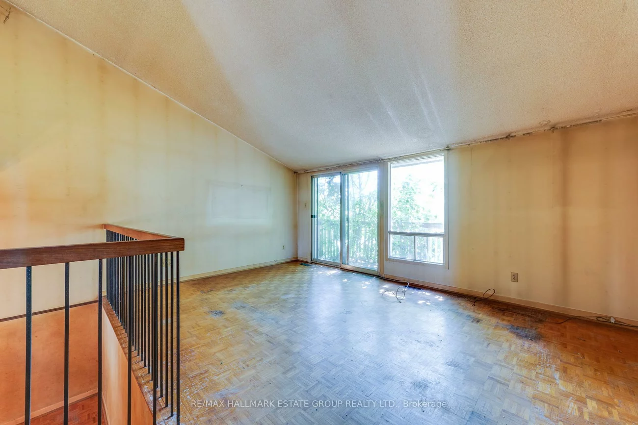 11, Pumfrey, Mount Olive-Silverstone-Jamestown, Toronto