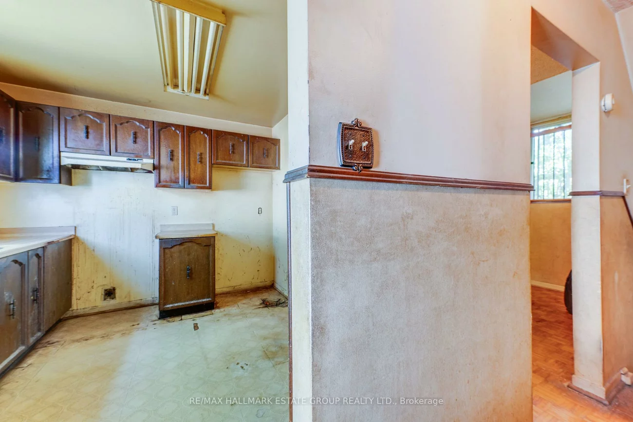 11, Pumfrey, Mount Olive-Silverstone-Jamestown, Toronto