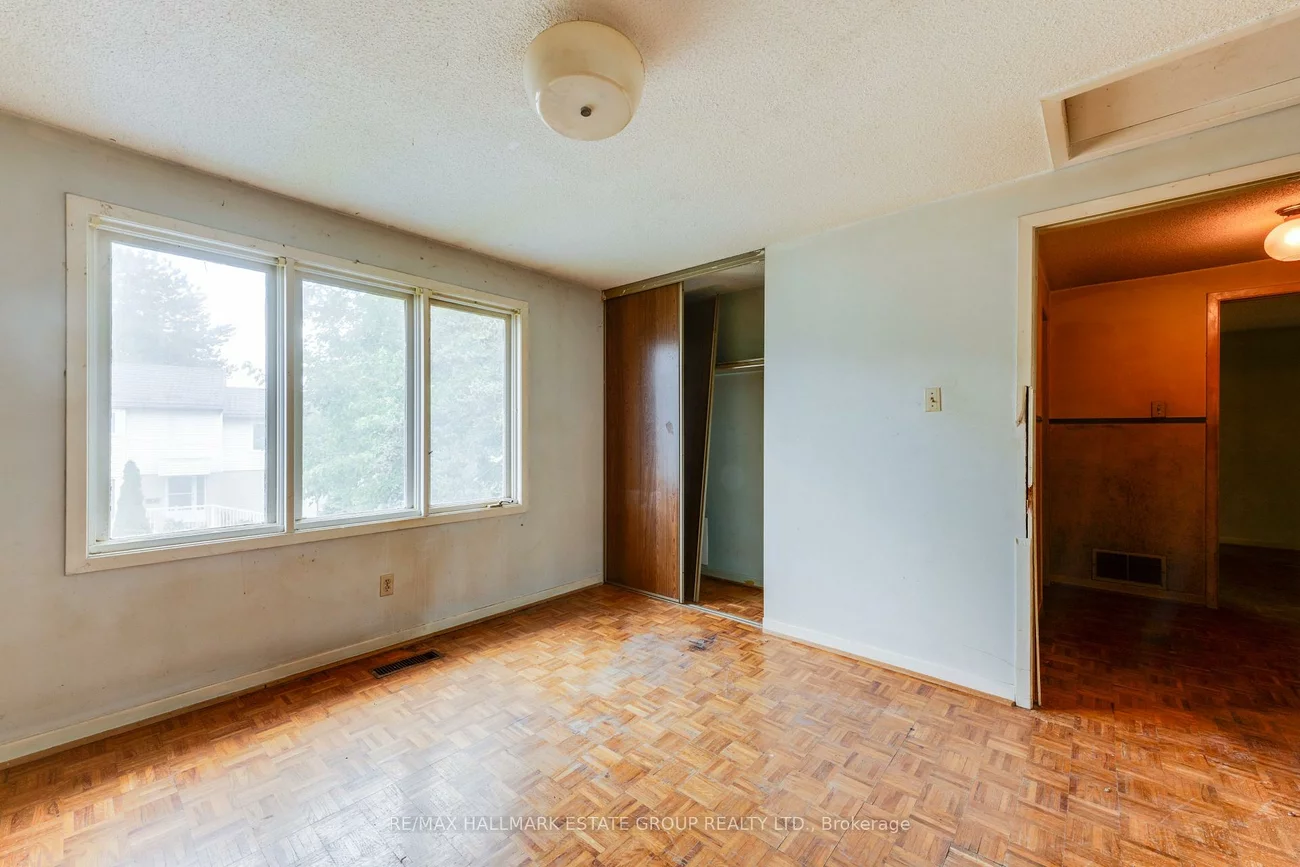 11, Pumfrey, Mount Olive-Silverstone-Jamestown, Toronto