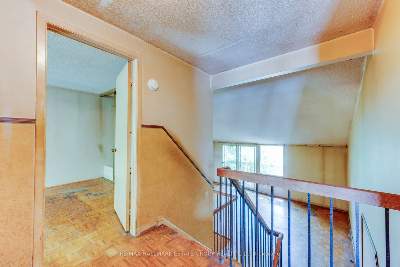 11, Pumfrey, Mount Olive-Silverstone-Jamestown, Toronto