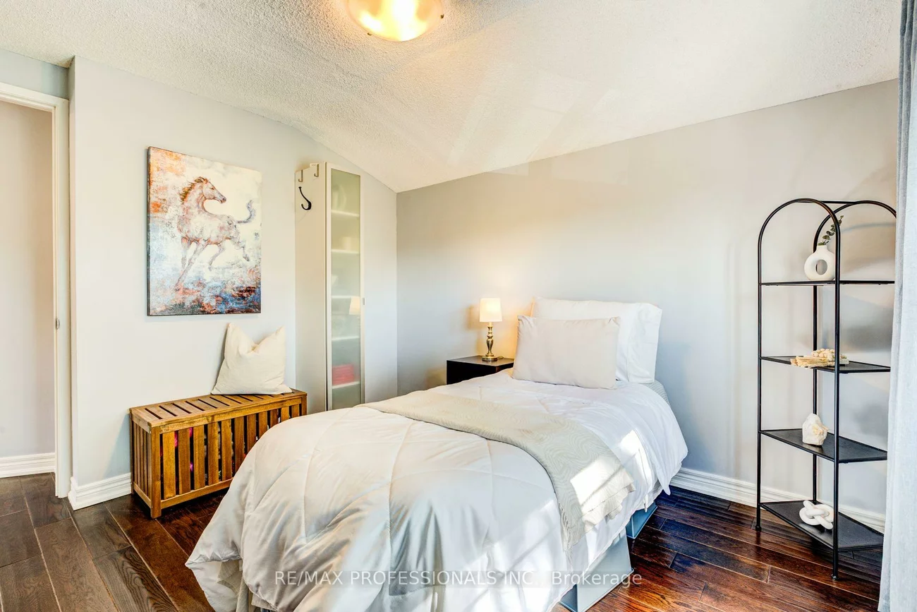 39, Rosemeade, Stonegate-Queensway, Toronto