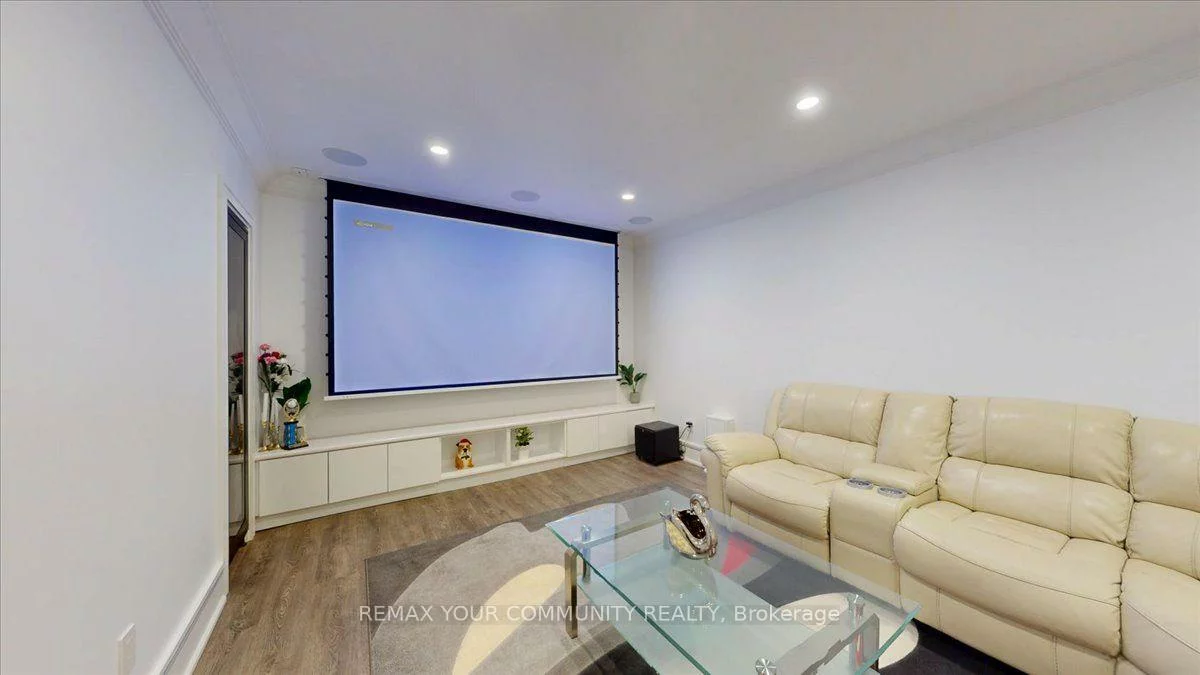 64, Aviemore, Humber Summit, Toronto