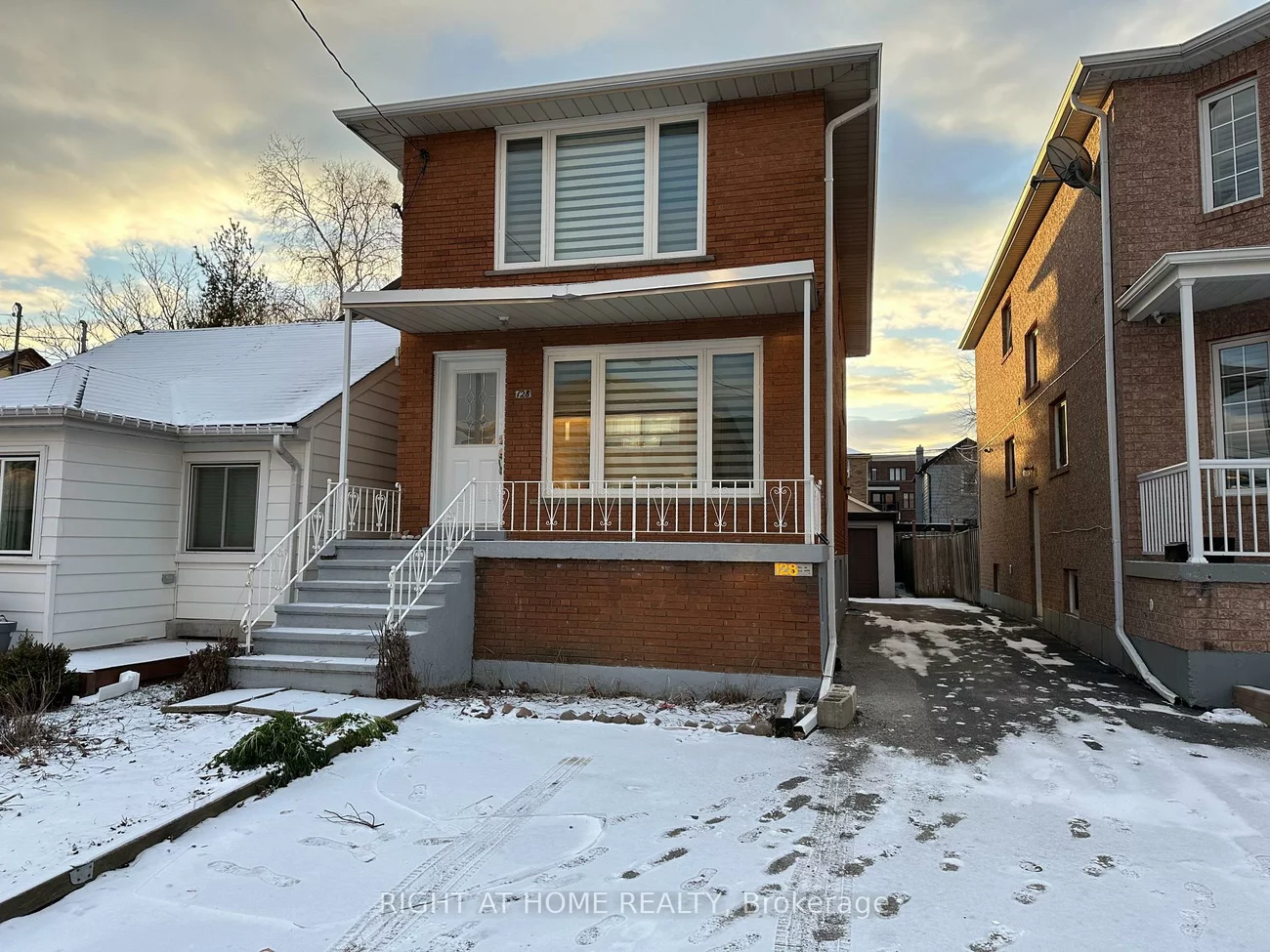 128, Twenty Second, Long Branch, Toronto