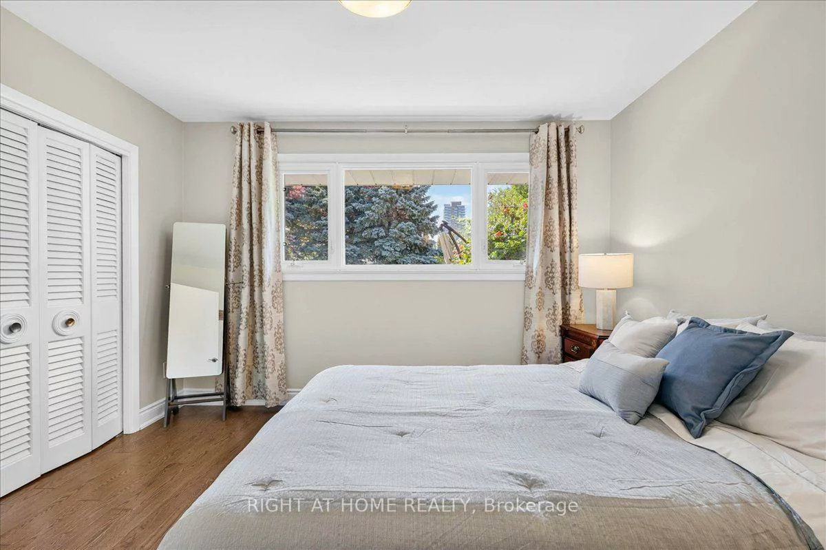 90, Renault, Humber Heights, Toronto