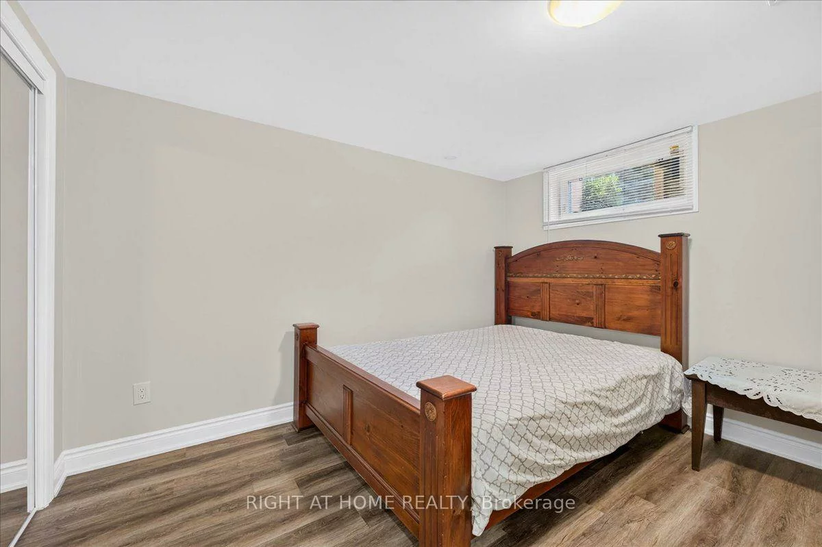 90, Renault, Humber Heights, Toronto