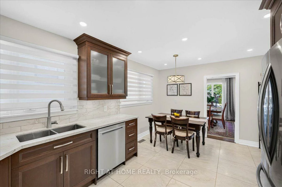 90, Renault, Humber Heights, Toronto
