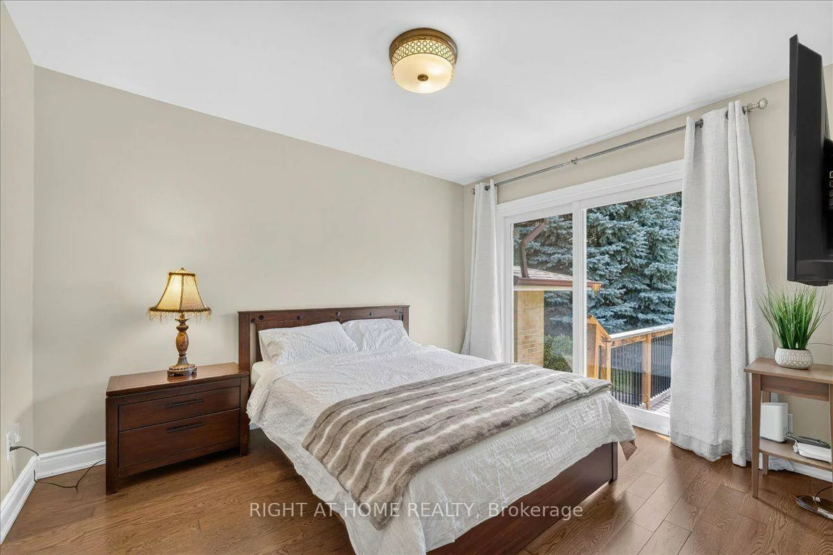90, Renault, Humber Heights, Toronto