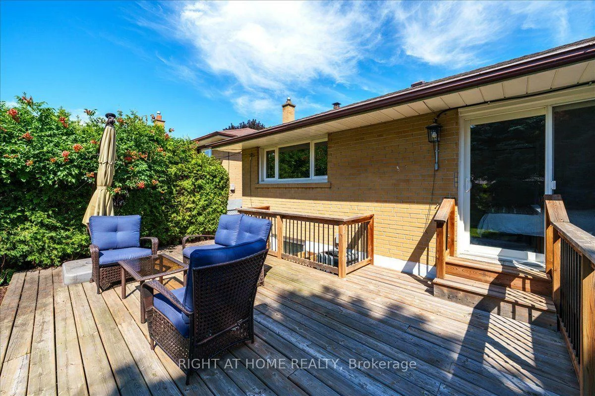 90, Renault, Humber Heights, Toronto