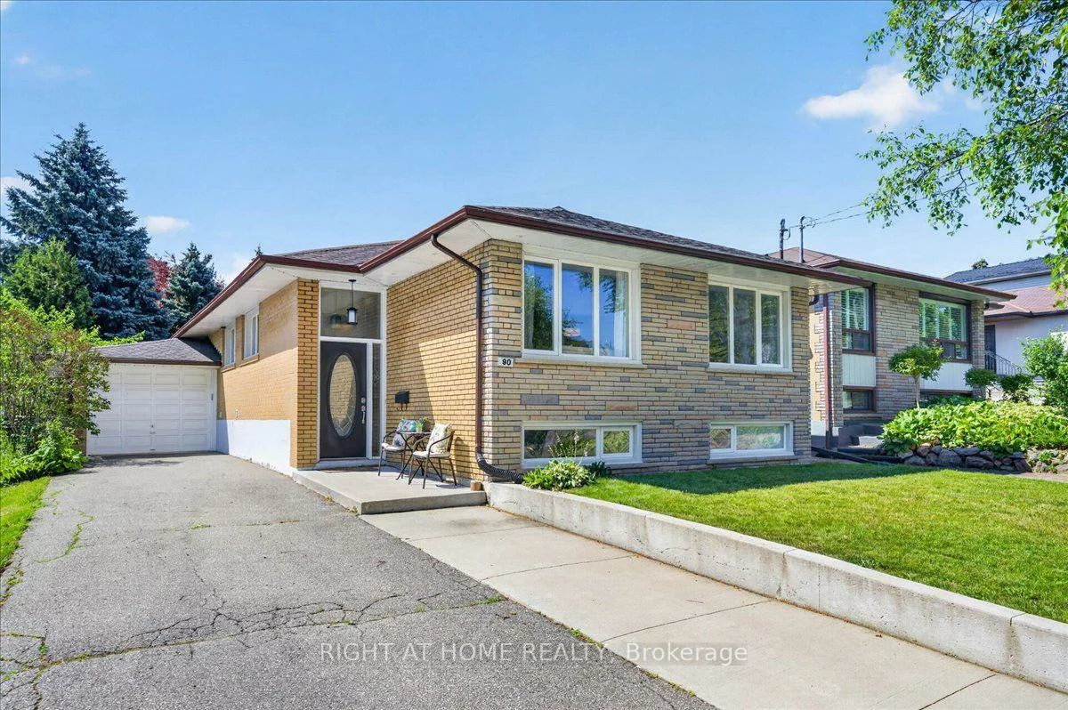 90, Renault, Humber Heights, Toronto