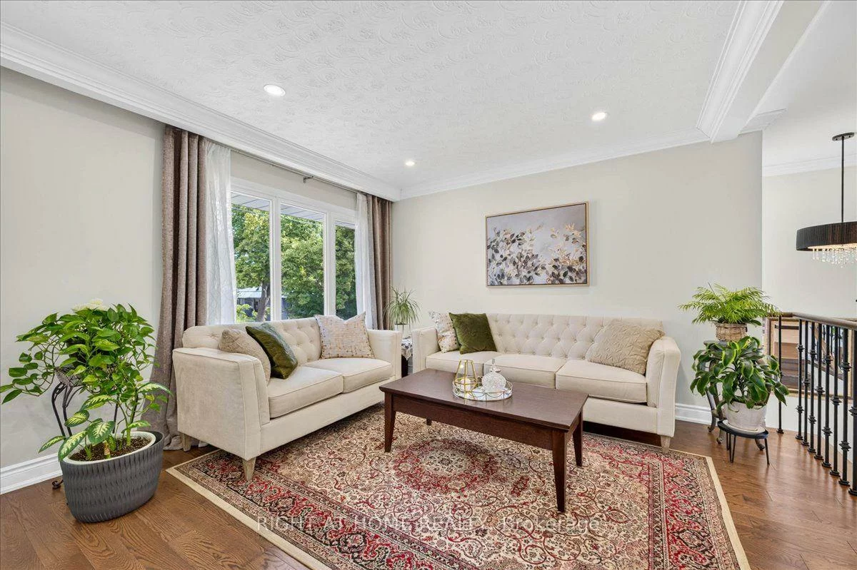 90, Renault, Humber Heights, Toronto