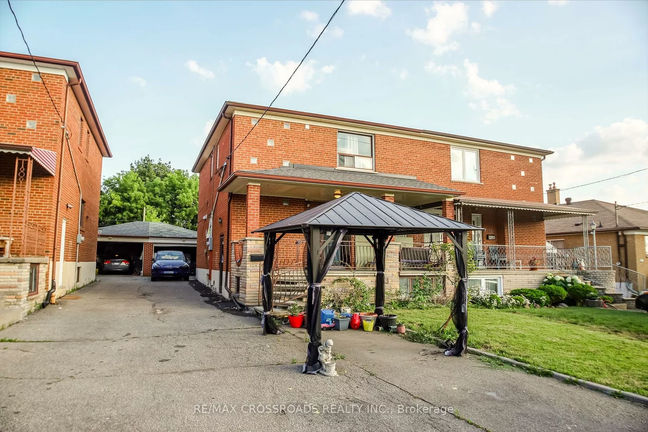 53, Giltspur, Glenfield-Jane Heights, Toronto
