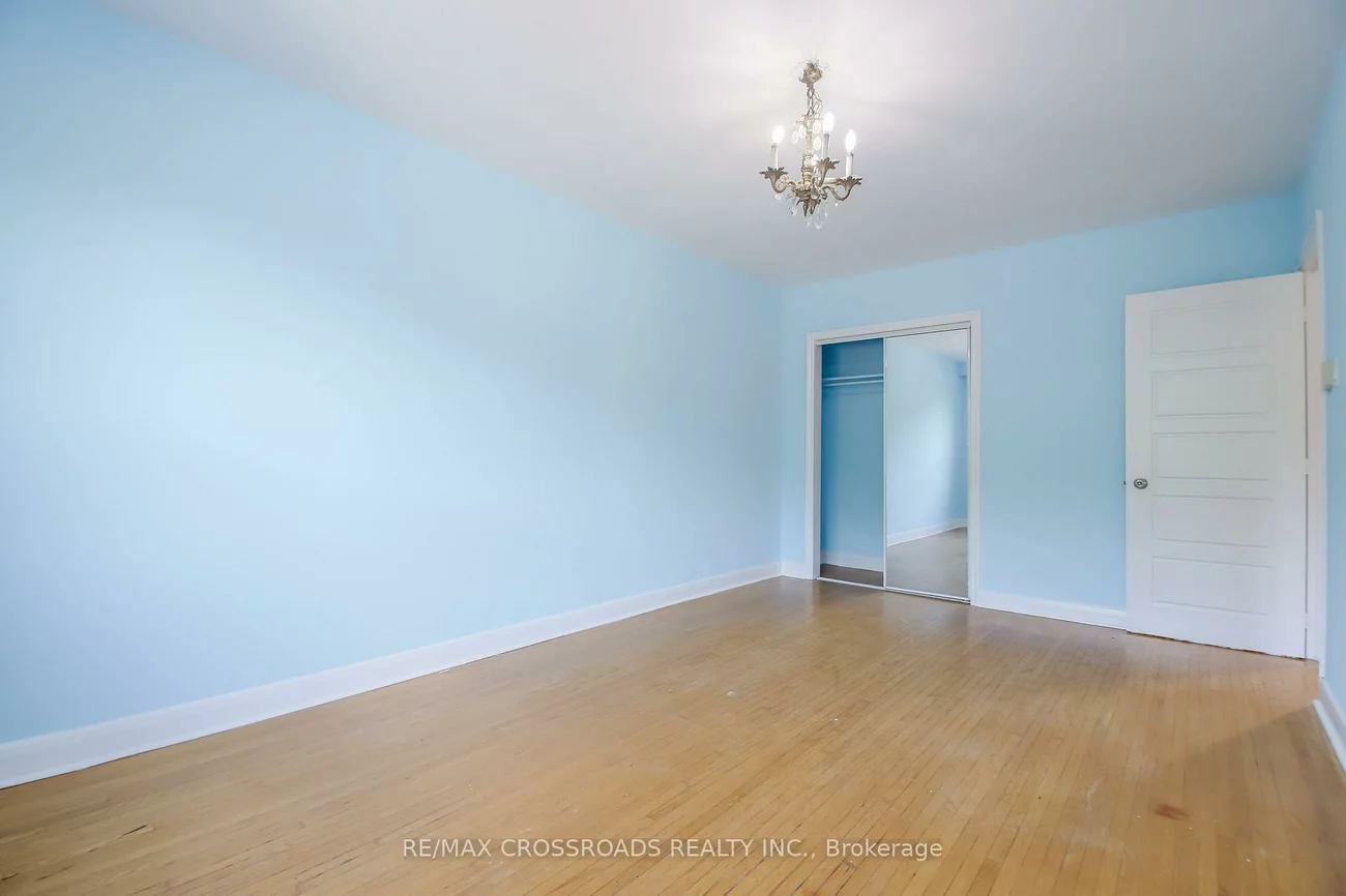 53, Giltspur, Glenfield-Jane Heights, Toronto