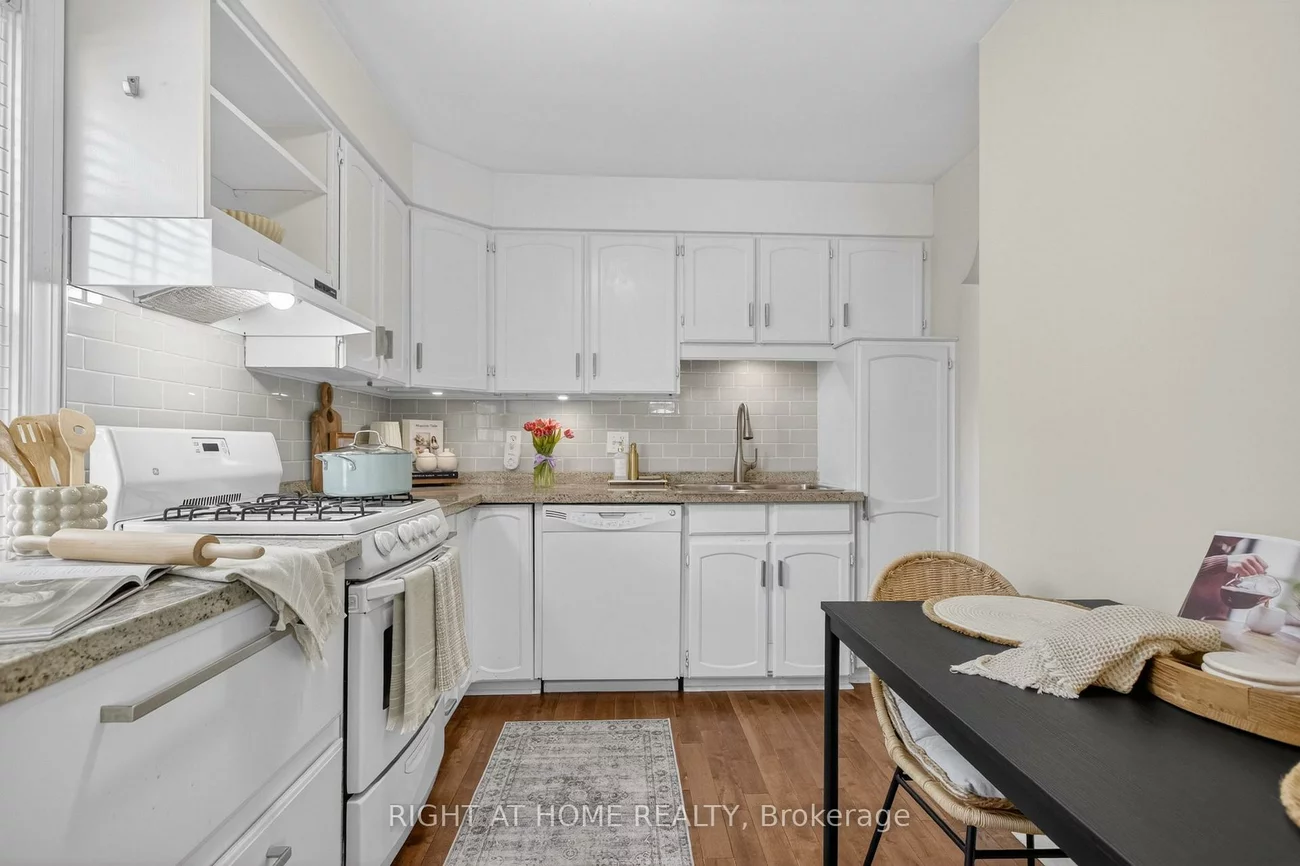 77, Elma, Mimico, Toronto