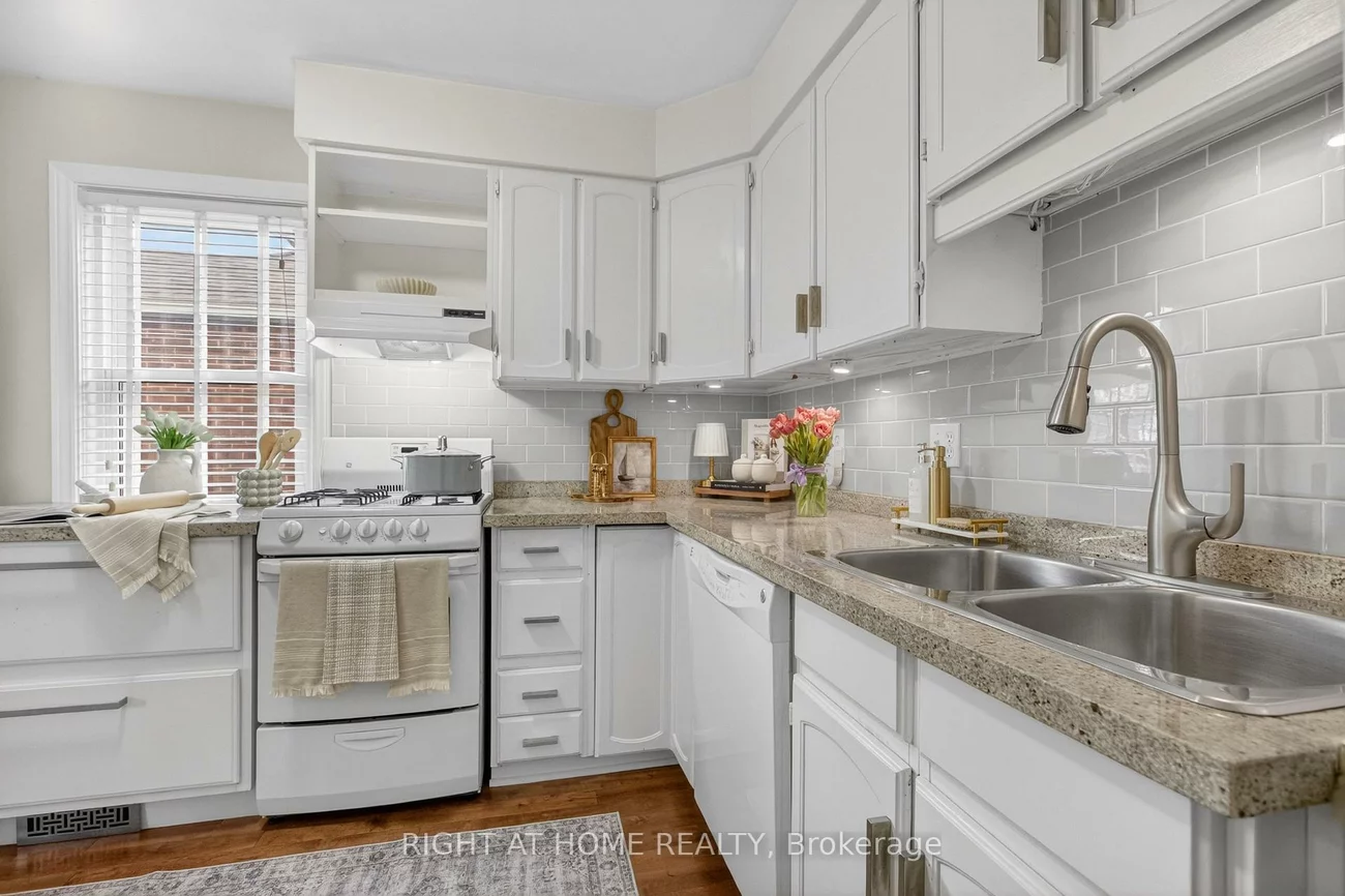 77, Elma, Mimico, Toronto