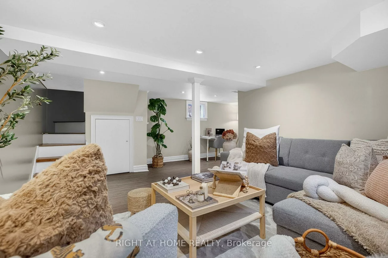 77, Elma, Mimico, Toronto