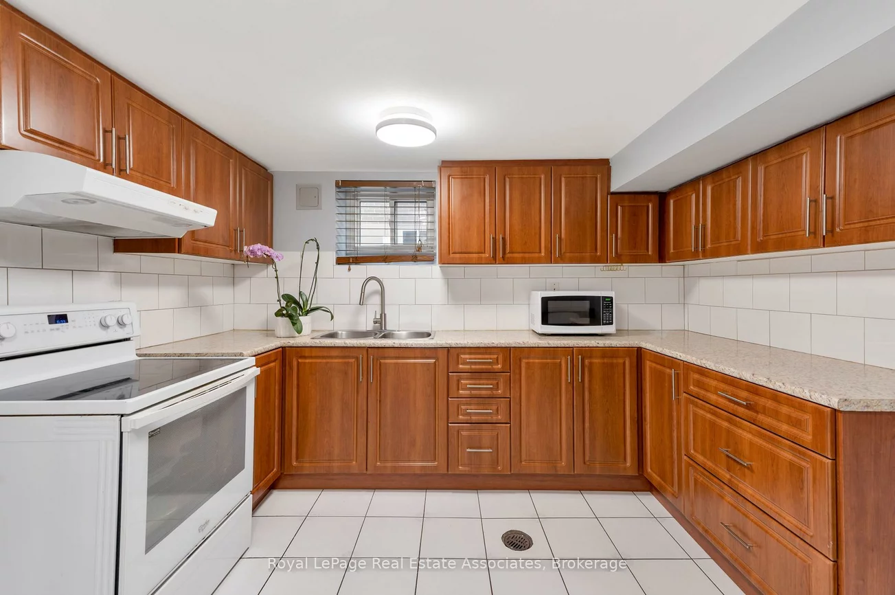 12, Anchor, Glenfield-Jane Heights, Toronto