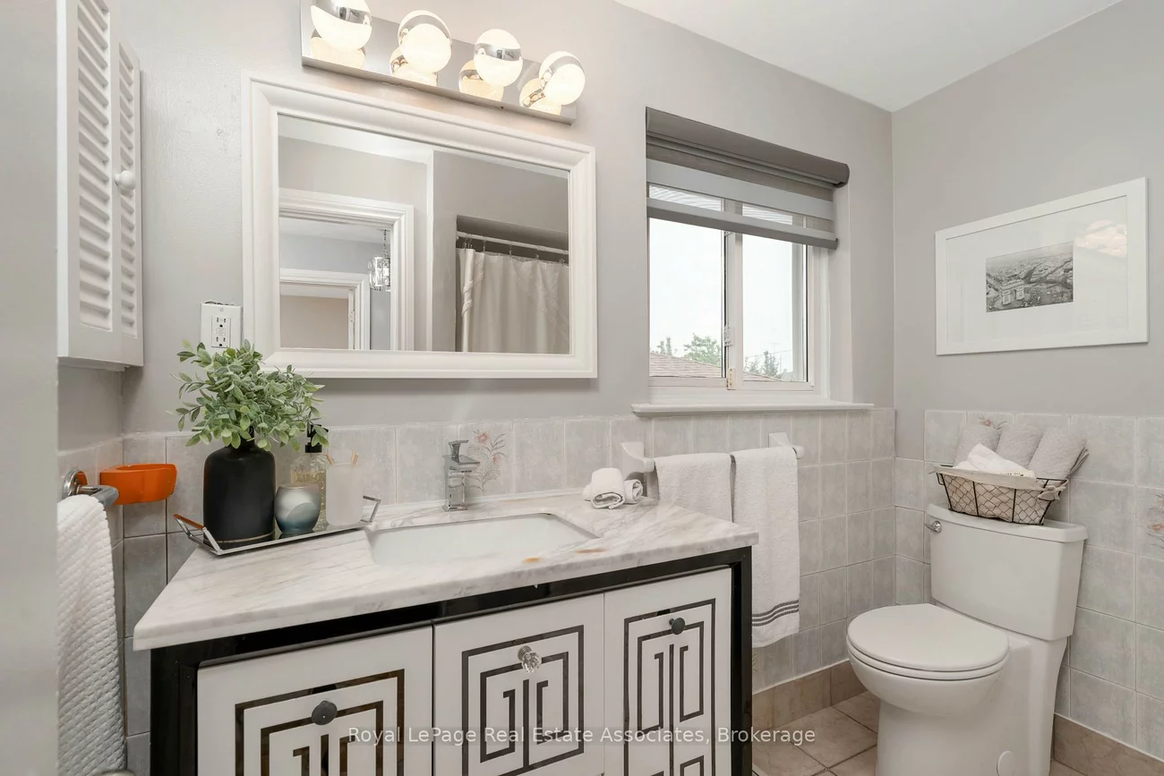 12, Anchor, Glenfield-Jane Heights, Toronto