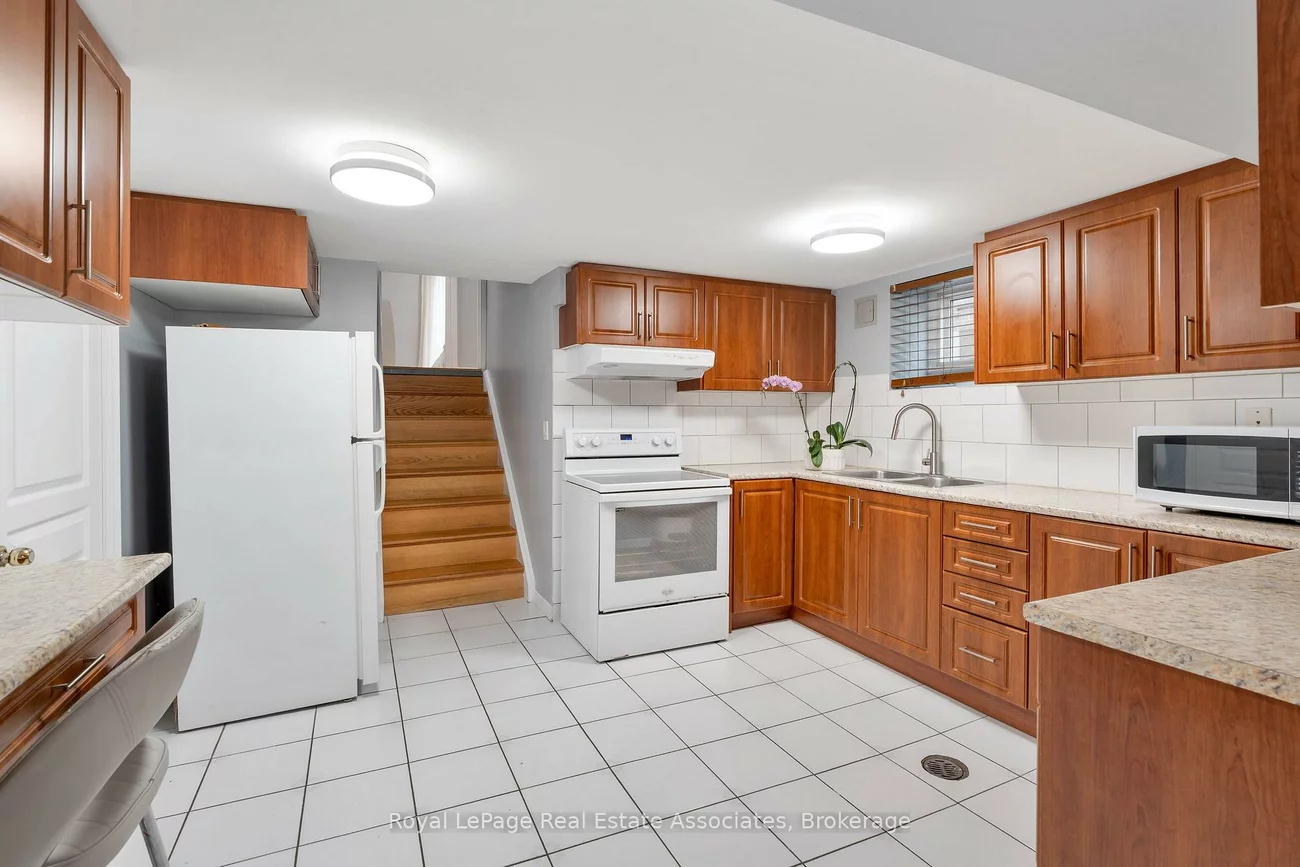 12, Anchor, Glenfield-Jane Heights, Toronto