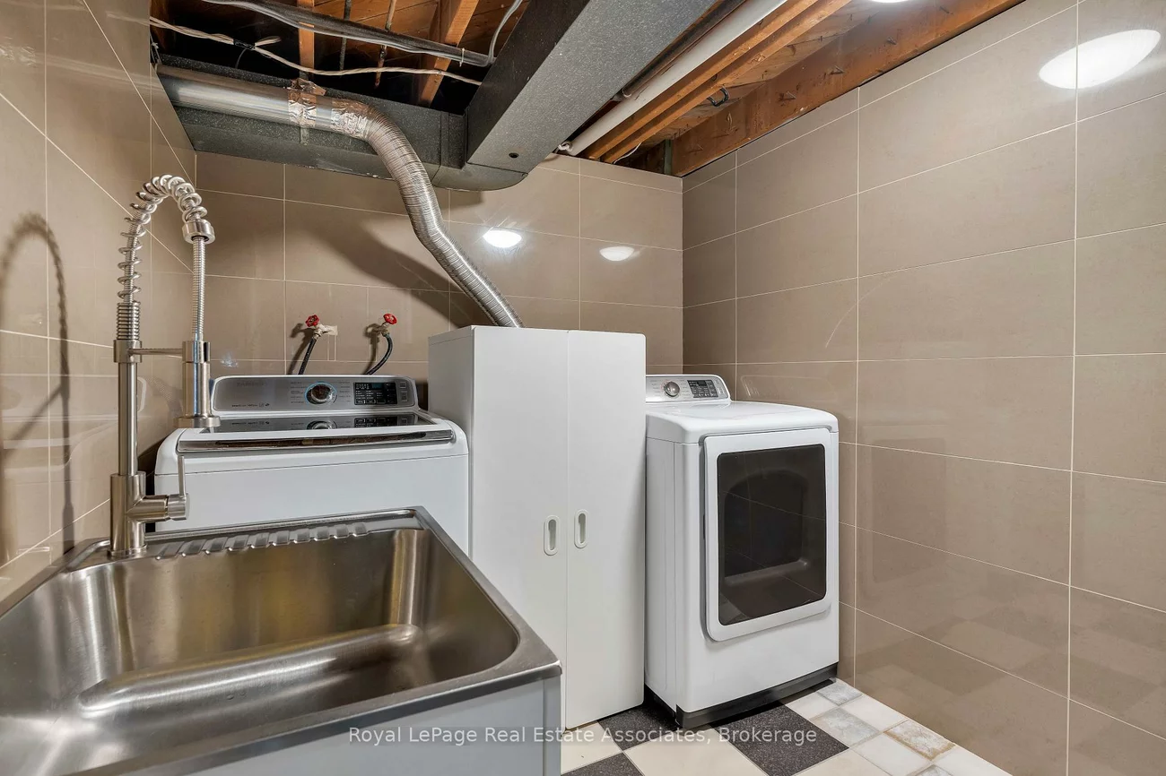 12, Anchor, Glenfield-Jane Heights, Toronto