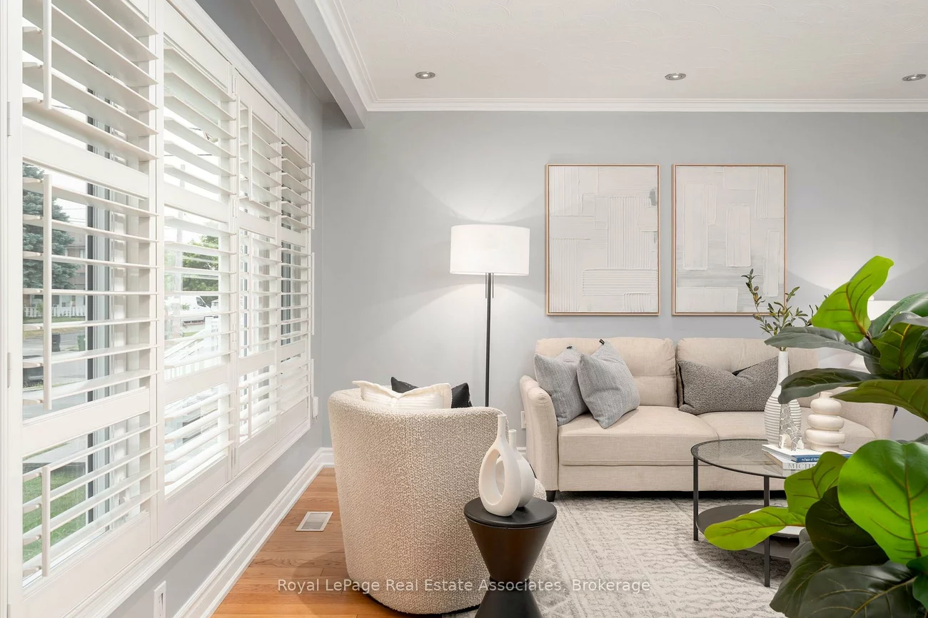 12, Anchor, Glenfield-Jane Heights, Toronto