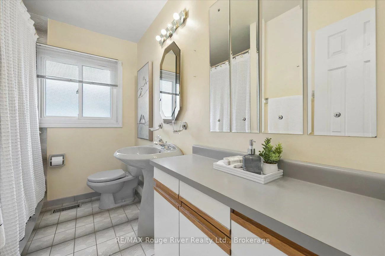 20, Tayrow, Rexdale-Kipling, Toronto