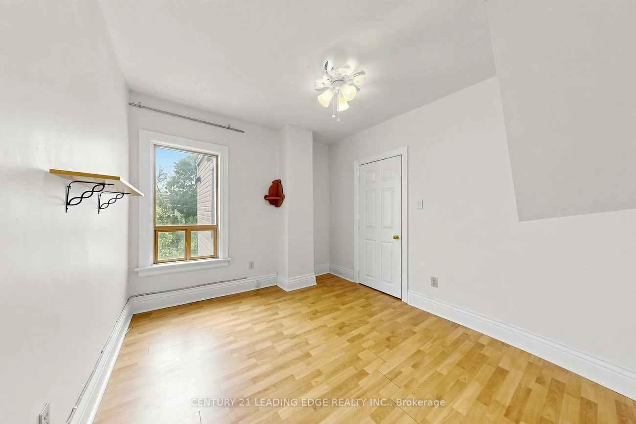 1132, DUFFERIN, Dovercourt-Wallace Emerson-Junction, Toronto