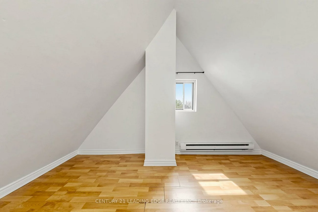 1132, DUFFERIN, Dovercourt-Wallace Emerson-Junction, Toronto