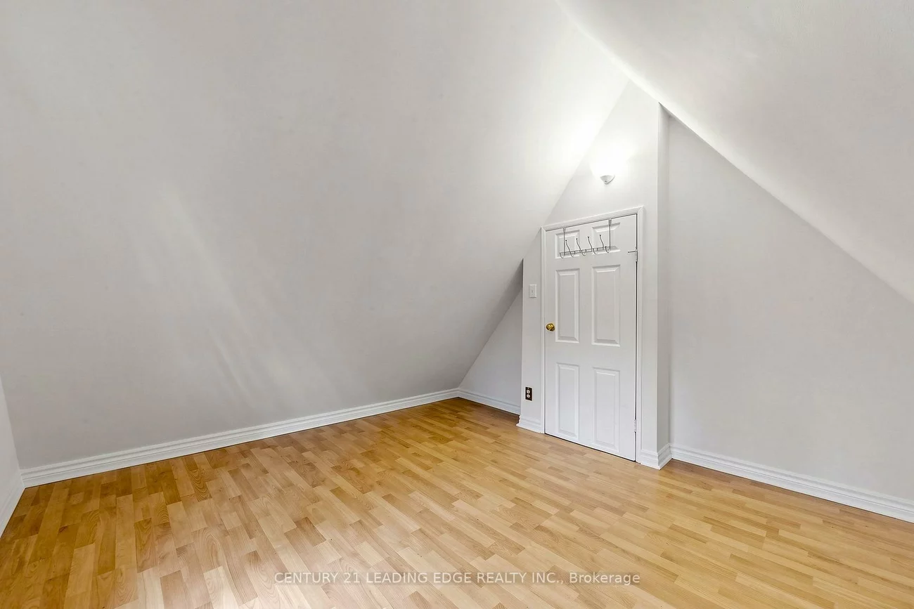 1132, DUFFERIN, Dovercourt-Wallace Emerson-Junction, Toronto