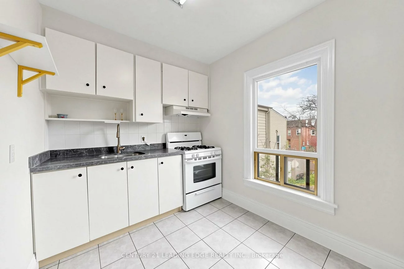 1132, DUFFERIN, Dovercourt-Wallace Emerson-Junction, Toronto