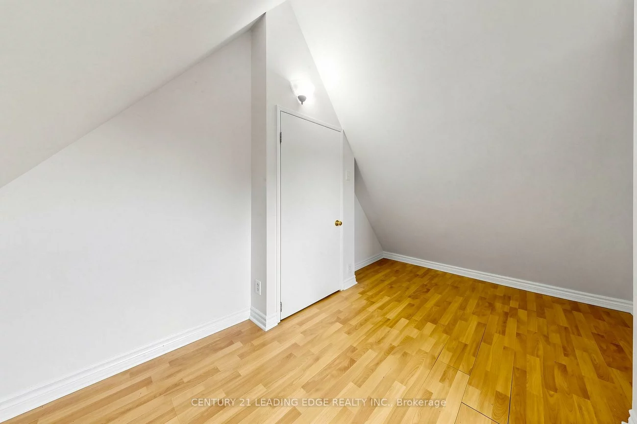 1132, DUFFERIN, Dovercourt-Wallace Emerson-Junction, Toronto