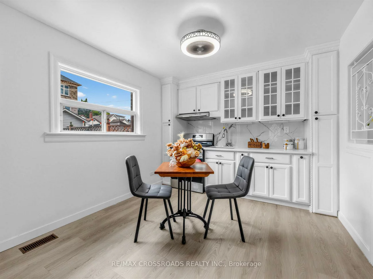 80, Gray, Rockcliffe-Smythe, Toronto
