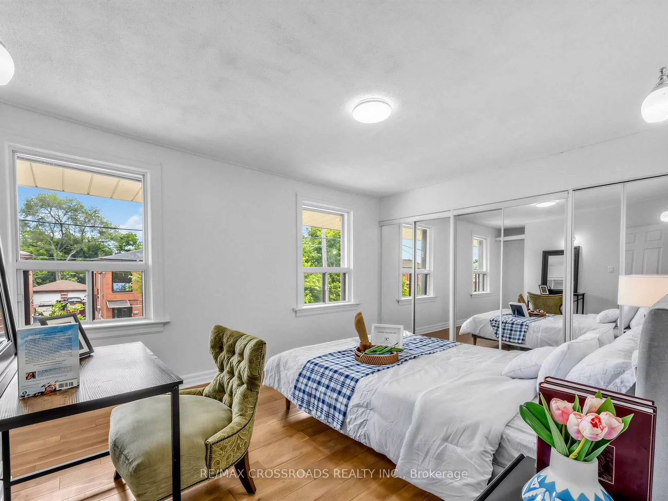 80, Gray, Rockcliffe-Smythe, Toronto