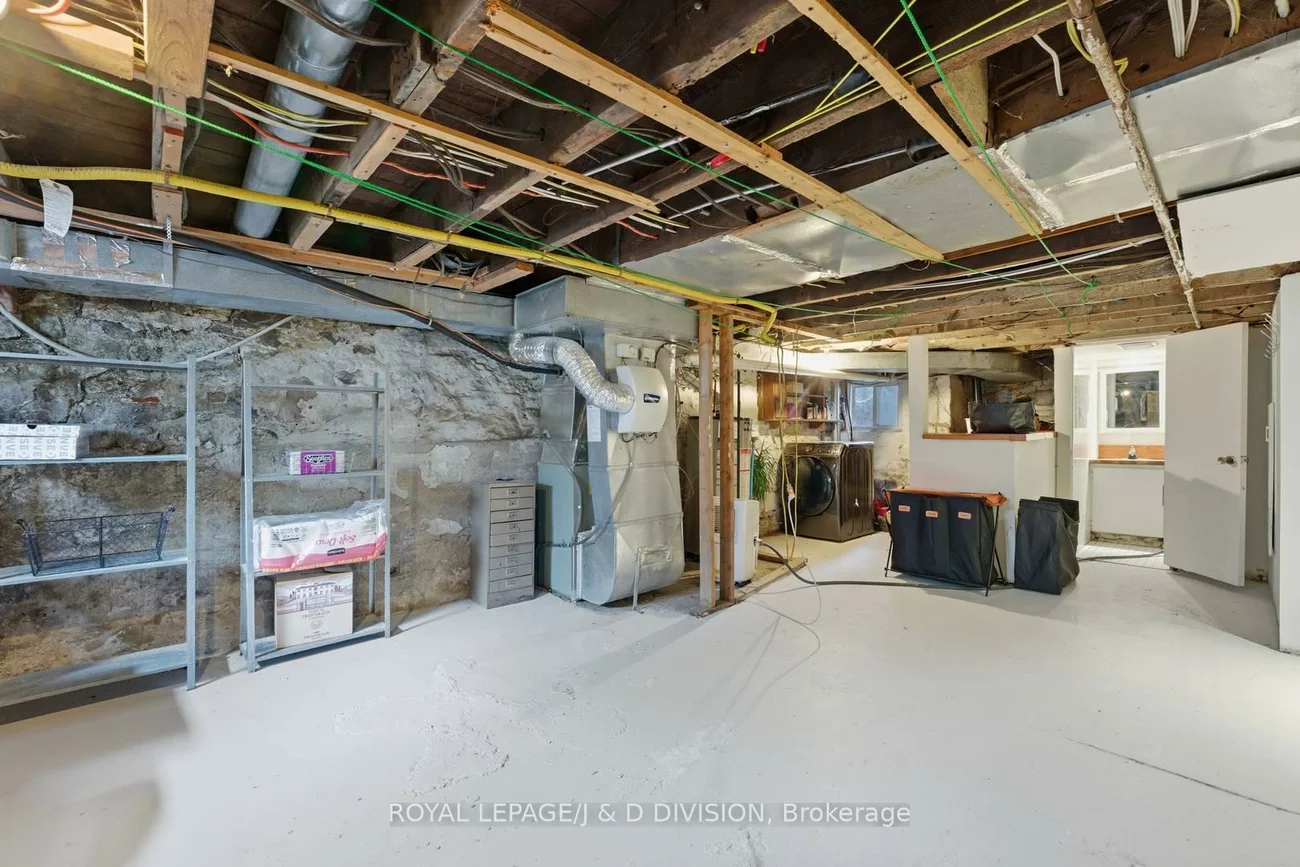 41, Noble, Roncesvalles, Toronto