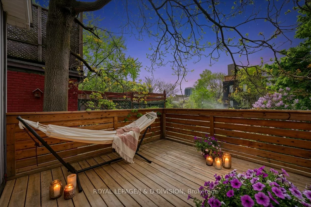 41, Noble, Roncesvalles, Toronto