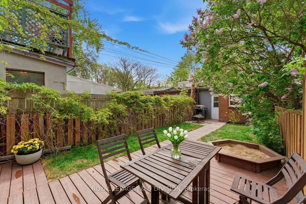 41, Noble, Roncesvalles, Toronto