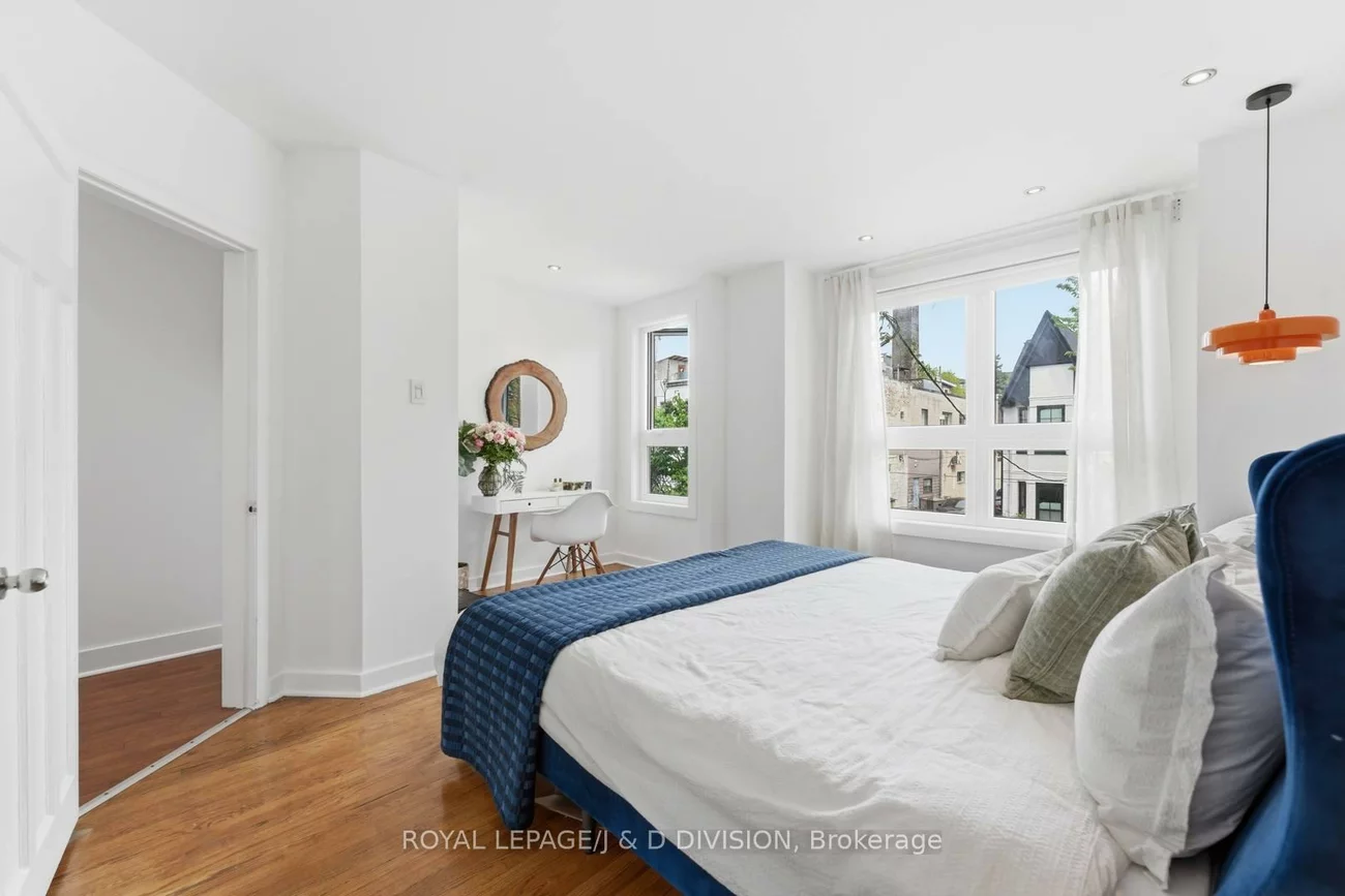 41, Noble, Roncesvalles, Toronto
