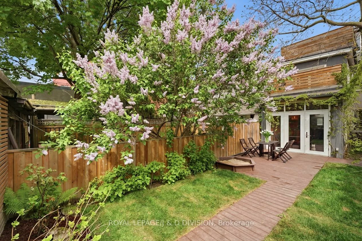 41, Noble, Roncesvalles, Toronto