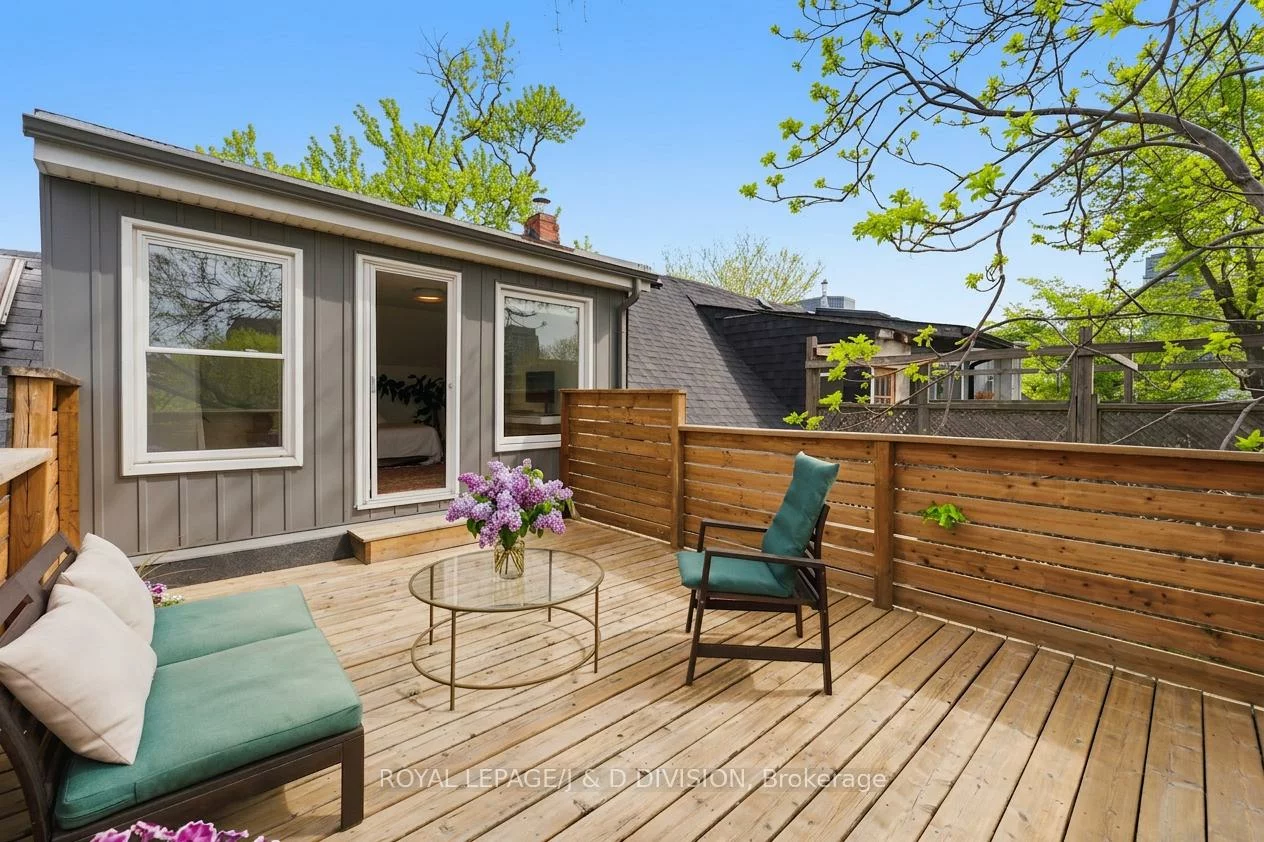 41, Noble, Roncesvalles, Toronto