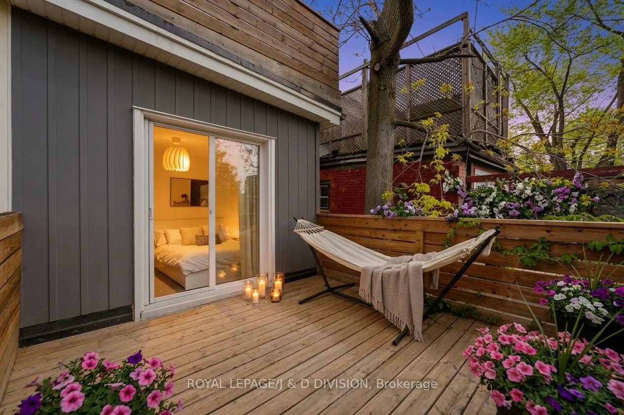 41, Noble, Roncesvalles, Toronto