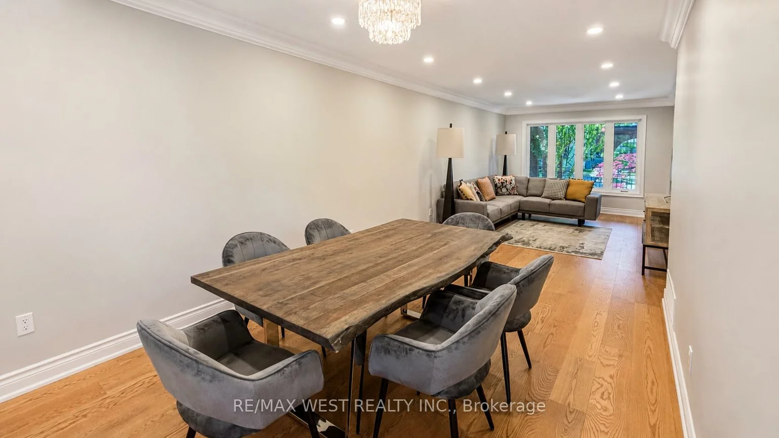 65, Foch, Alderwood, Toronto
